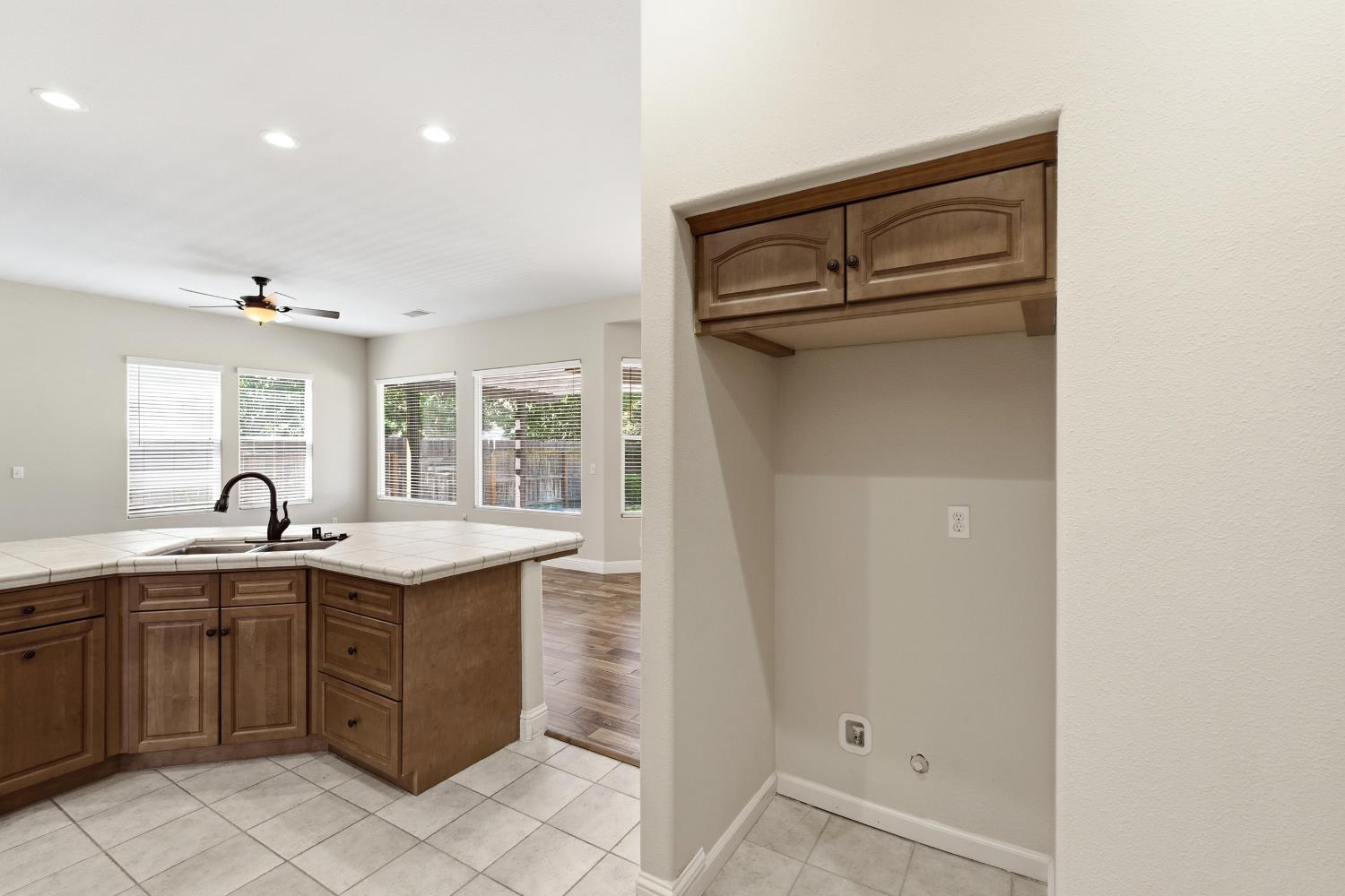 256 N Magnolia Ave, Clovis, CA 93611