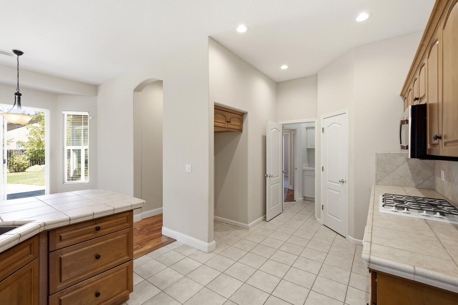 256 N Magnolia Ave, Clovis, CA 93611