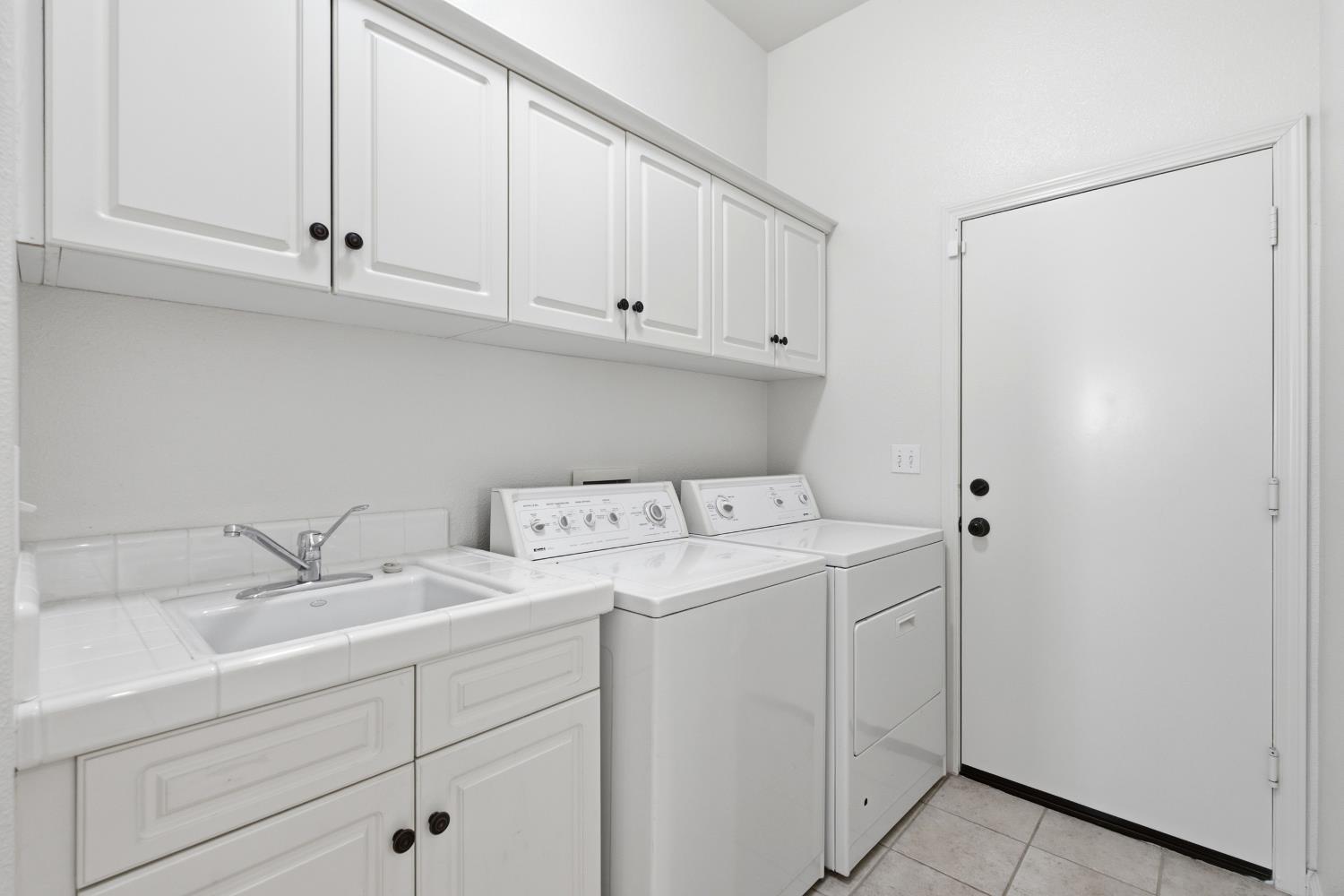 256 N Magnolia Ave, Clovis, CA 93611