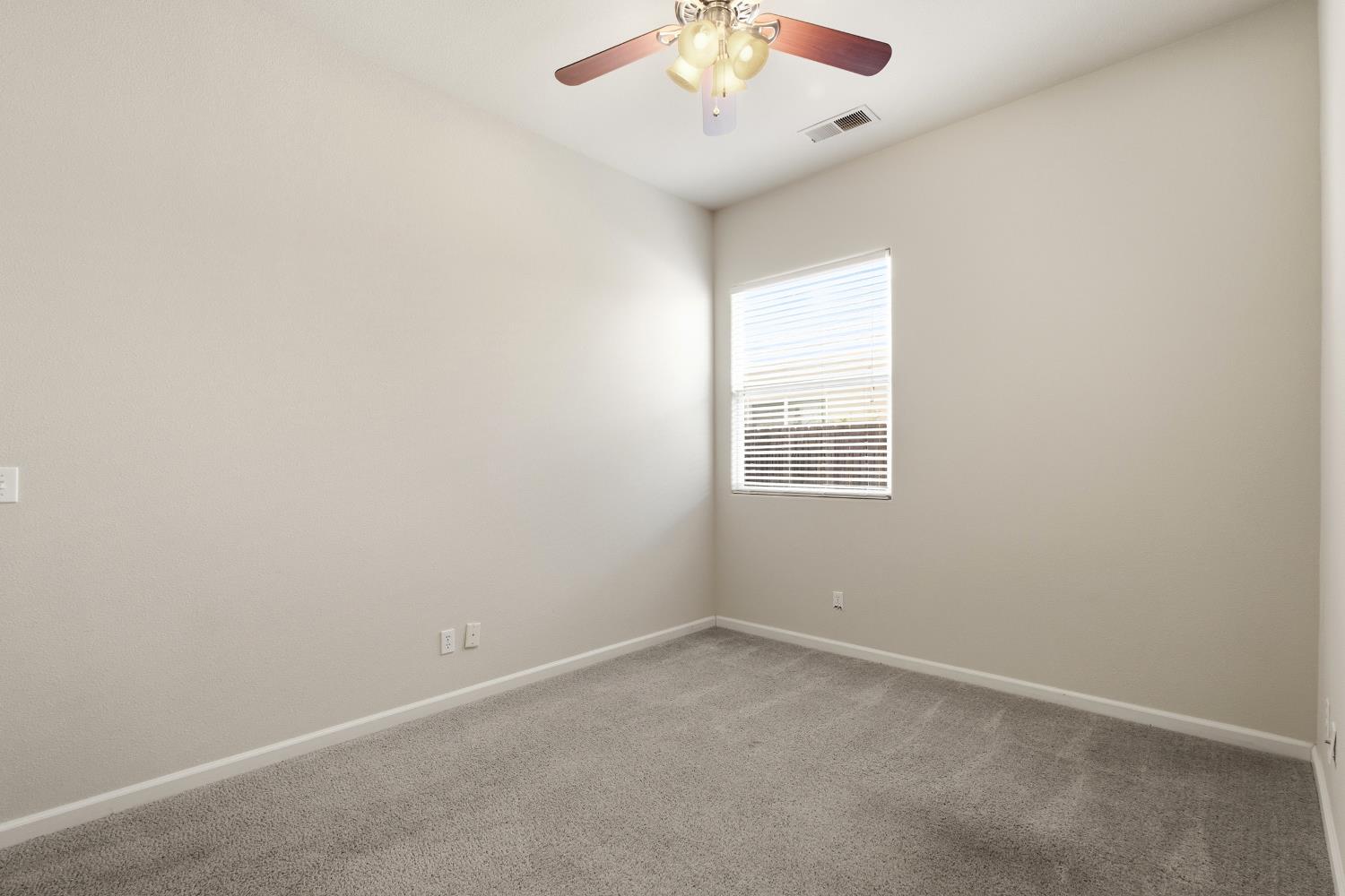 256 N Magnolia Ave, Clovis, CA 93611