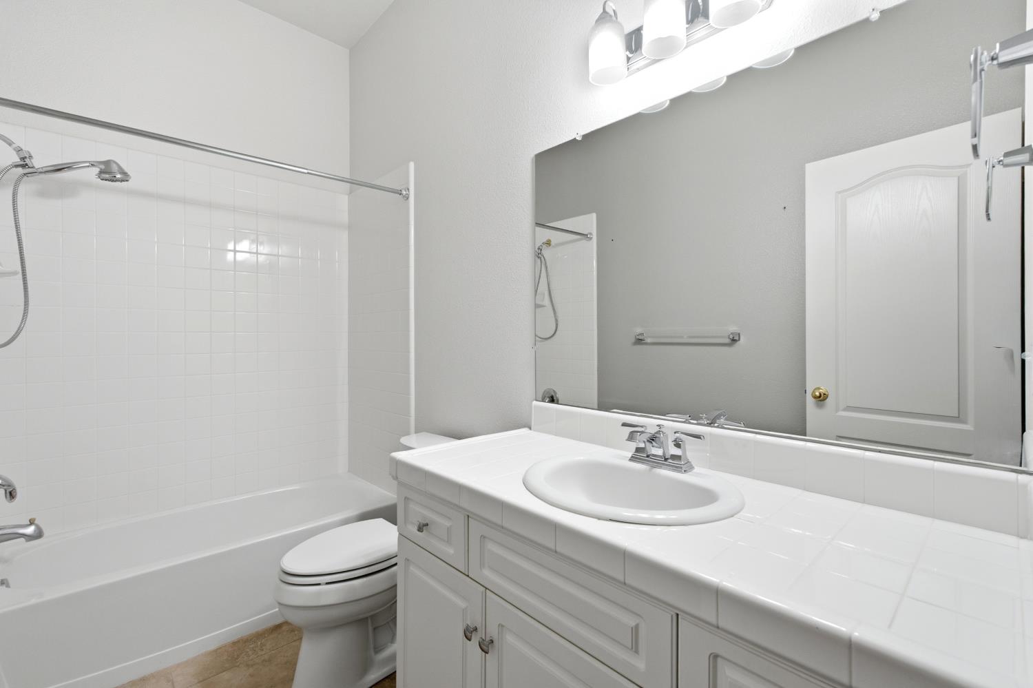 256 N Magnolia Ave, Clovis, CA 93611