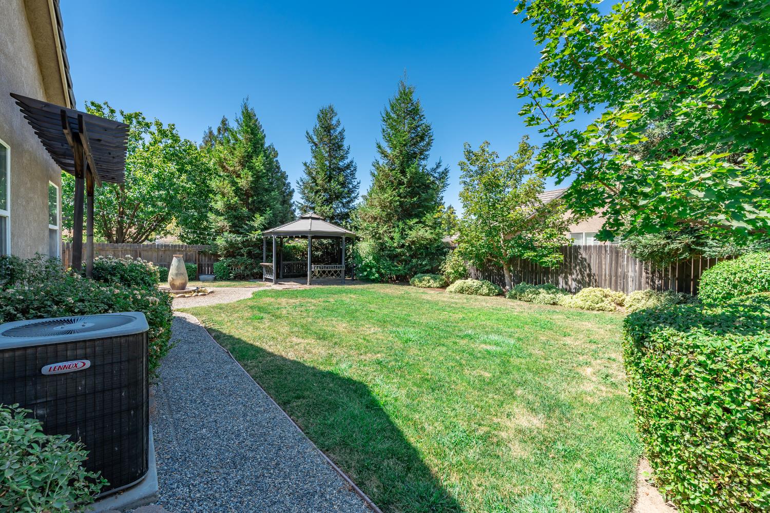 256 N Magnolia Ave, Clovis, CA 93611
