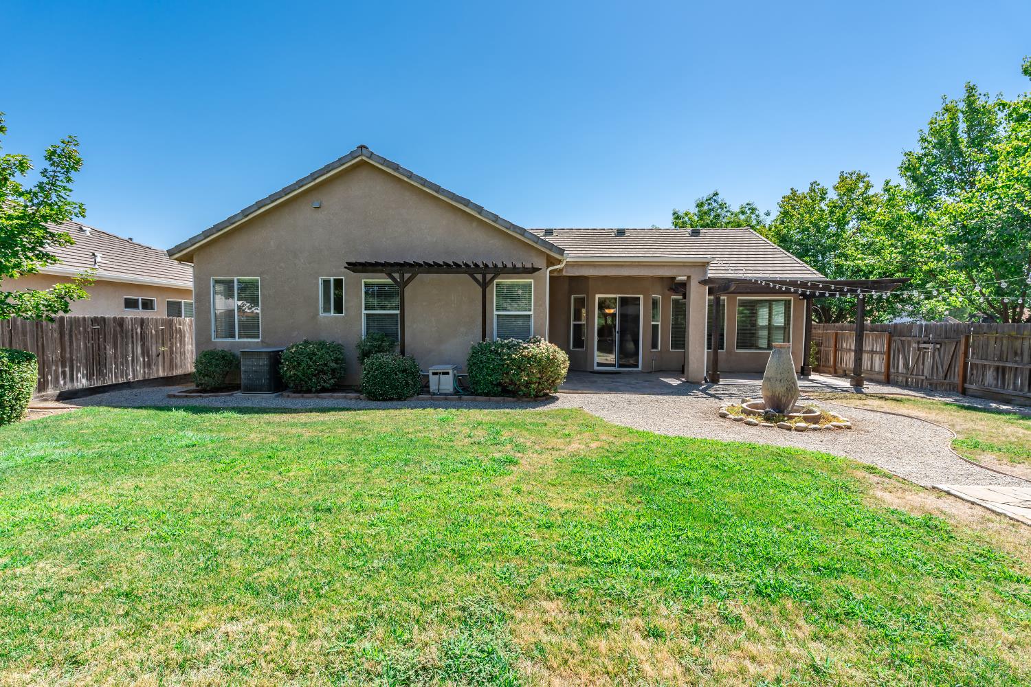 256 N Magnolia Ave, Clovis, CA 93611