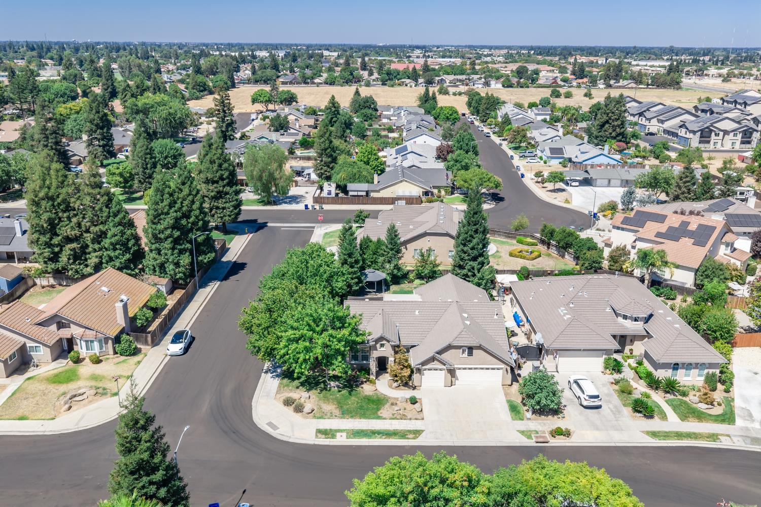 256 N Magnolia Ave, Clovis, CA 93611