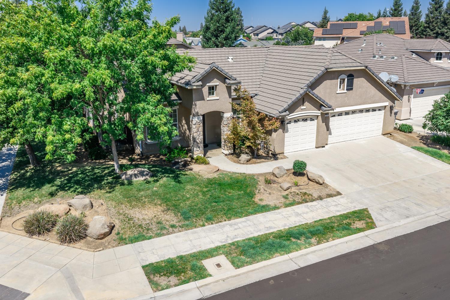 256 N Magnolia Ave, Clovis, CA 93611