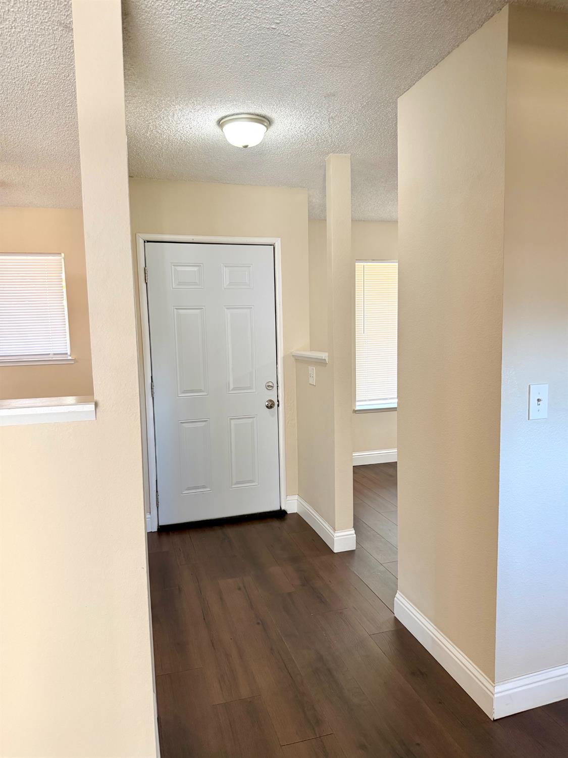 2840 Julia Cir, Hanford, CA 93230