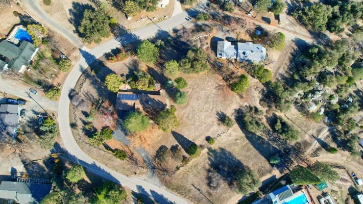 45512 Lauri Ln, Oakhurst, CA 93644