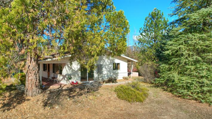 45512 Lauri Ln, Oakhurst, CA 93644