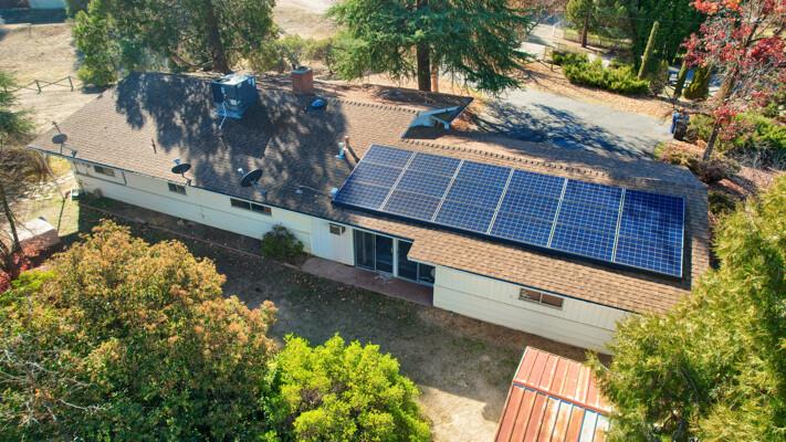 45512 Lauri Ln, Oakhurst, CA 93644