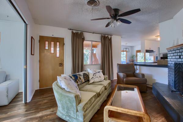 45512 Lauri Ln, Oakhurst, CA 93644