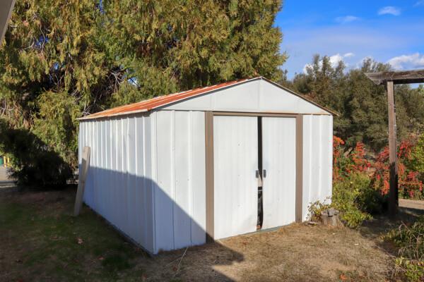 45512 Lauri Ln, Oakhurst, CA 93644