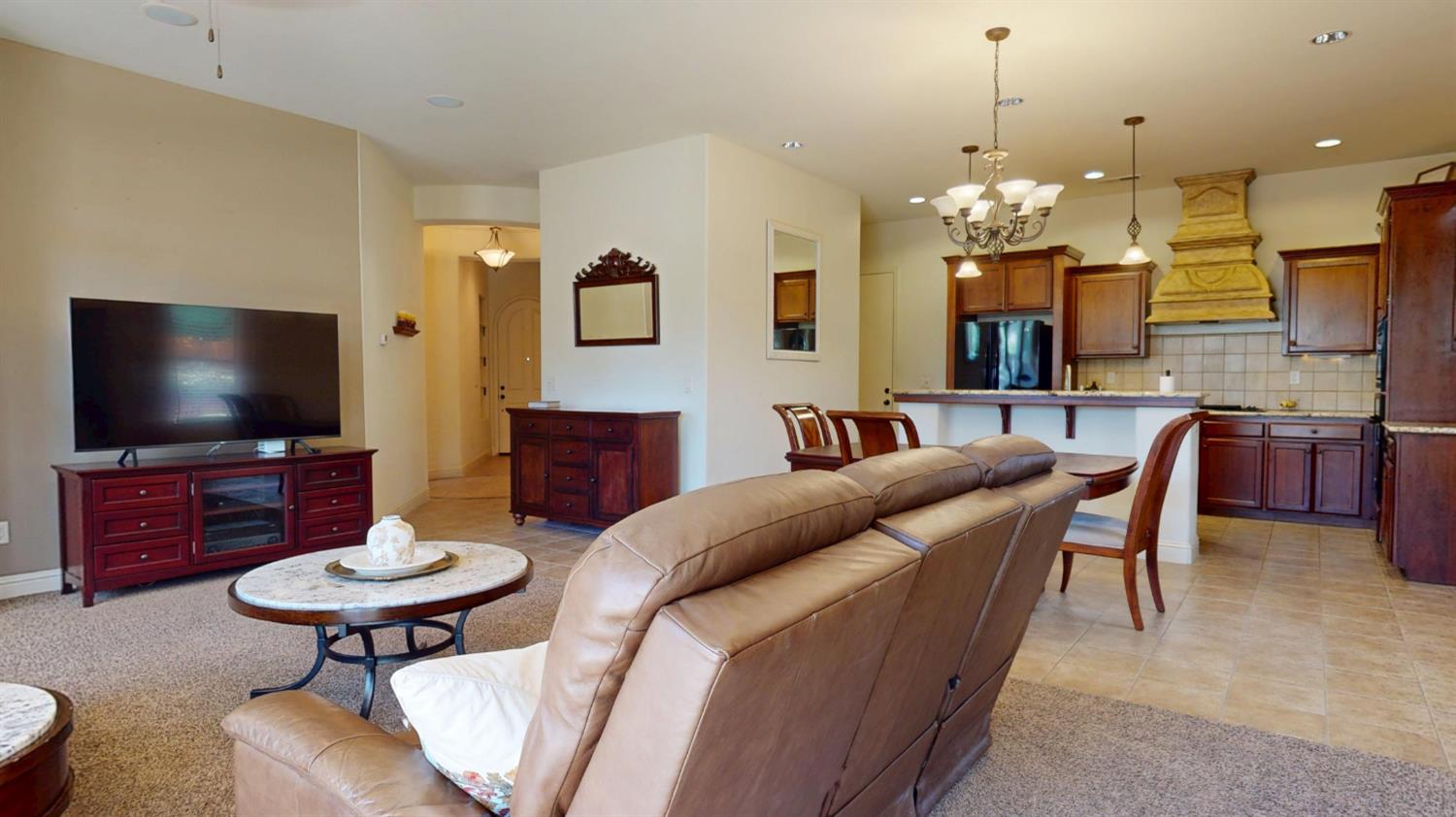 1341 E Via Corsica Pl, Fresno, CA 93730