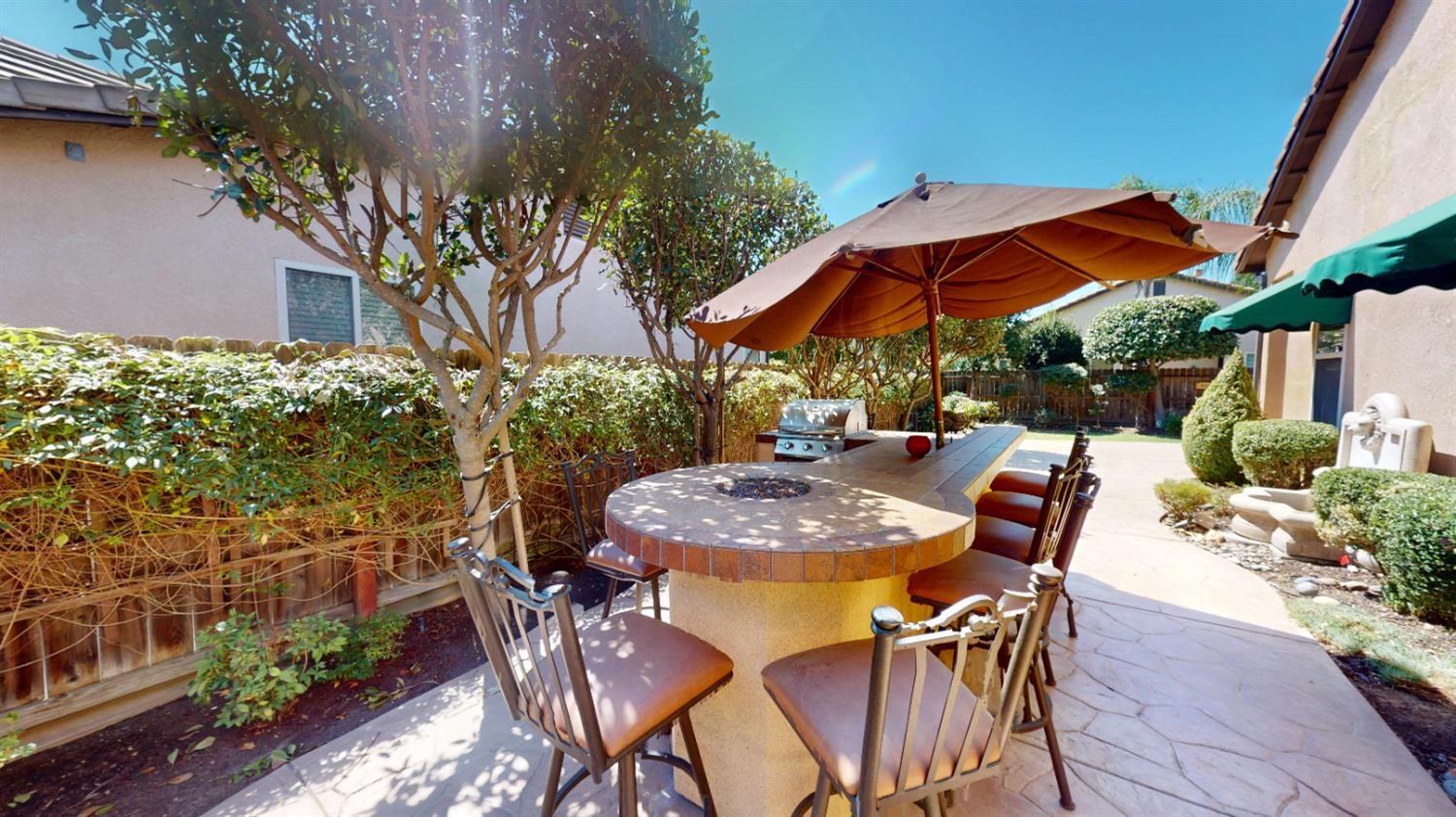 1341 E Via Corsica Pl, Fresno, CA 93730
