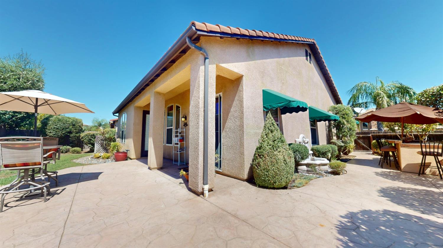 1341 E Via Corsica Pl, Fresno, CA 93730