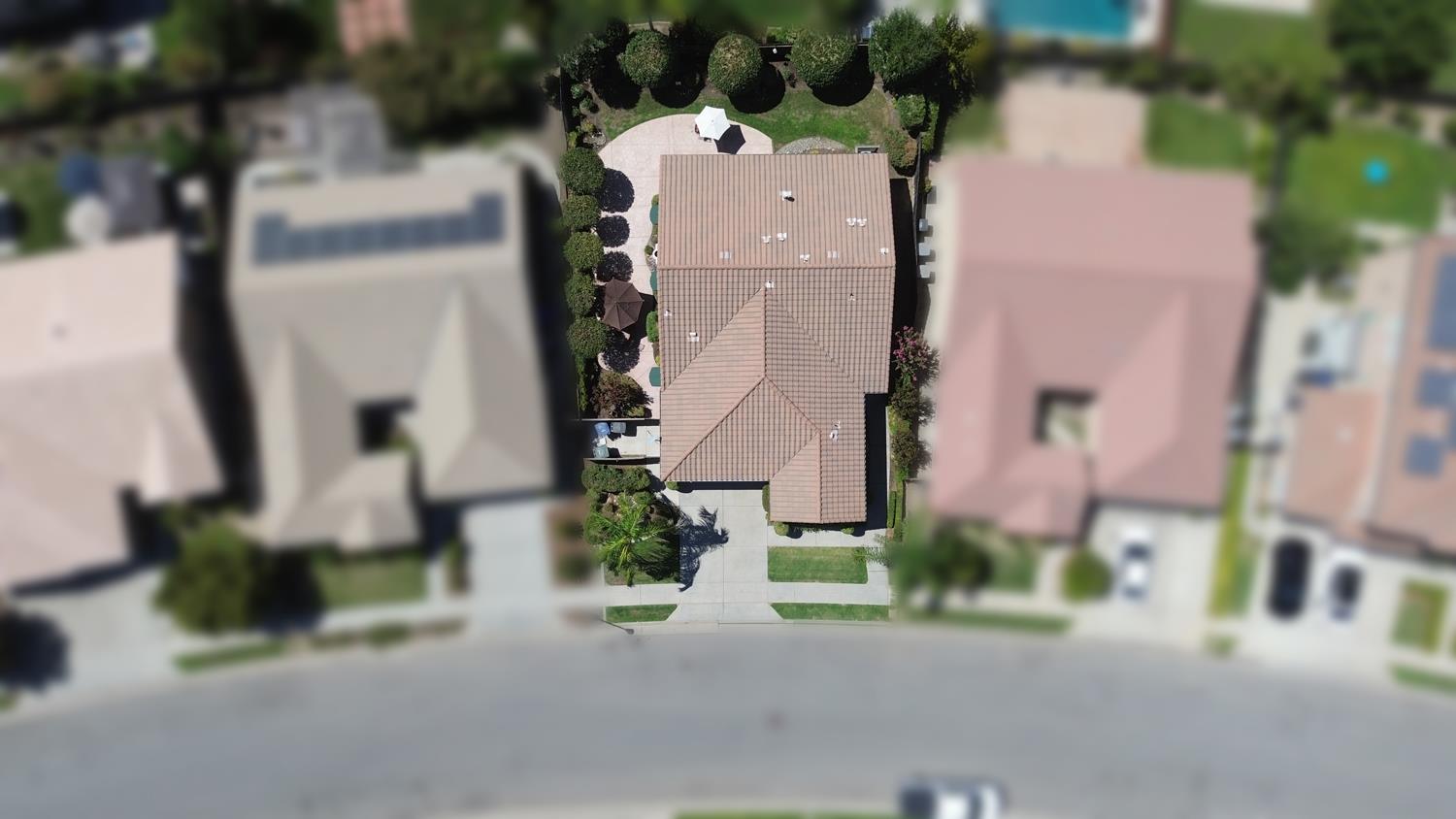 1341 E Via Corsica Pl, Fresno, CA 93730