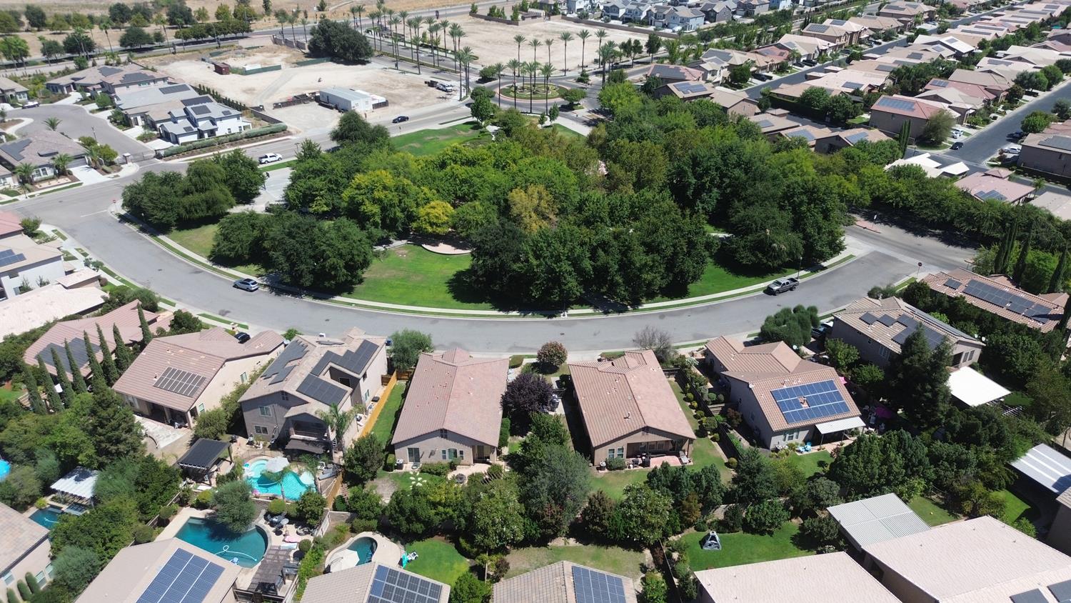 1341 E Via Corsica Pl, Fresno, CA 93730