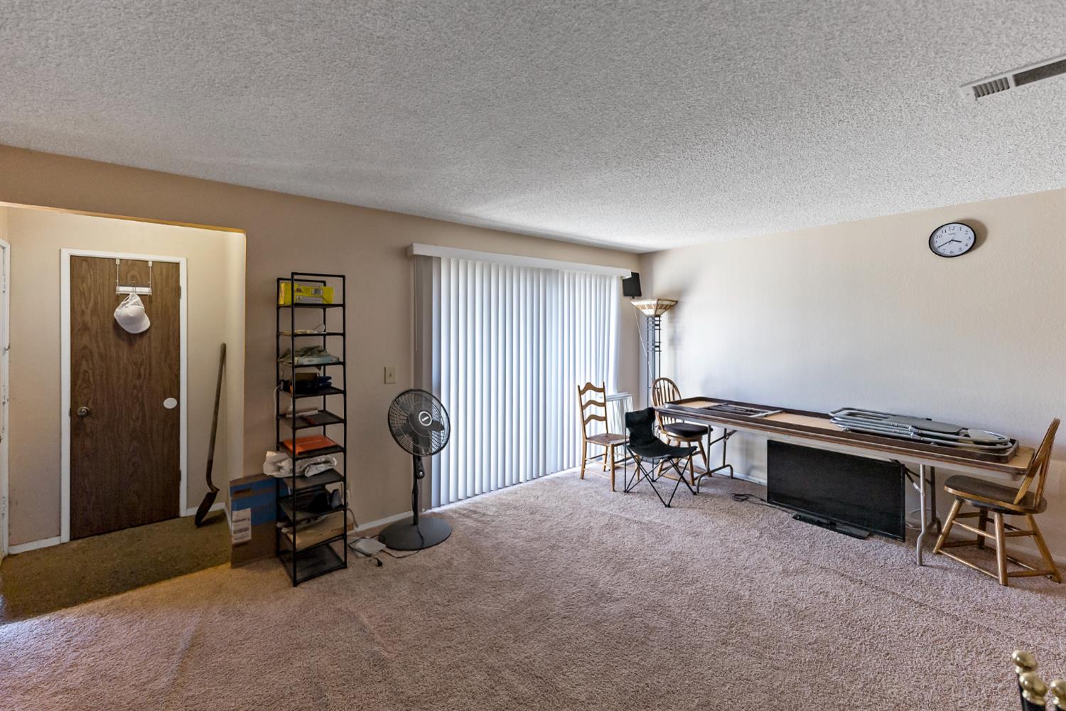 4504 N Valentine Ave #141, Fresno, CA 93722
