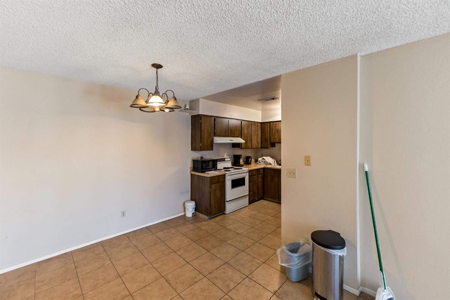 4504 N Valentine Ave #141, Fresno, CA 93722