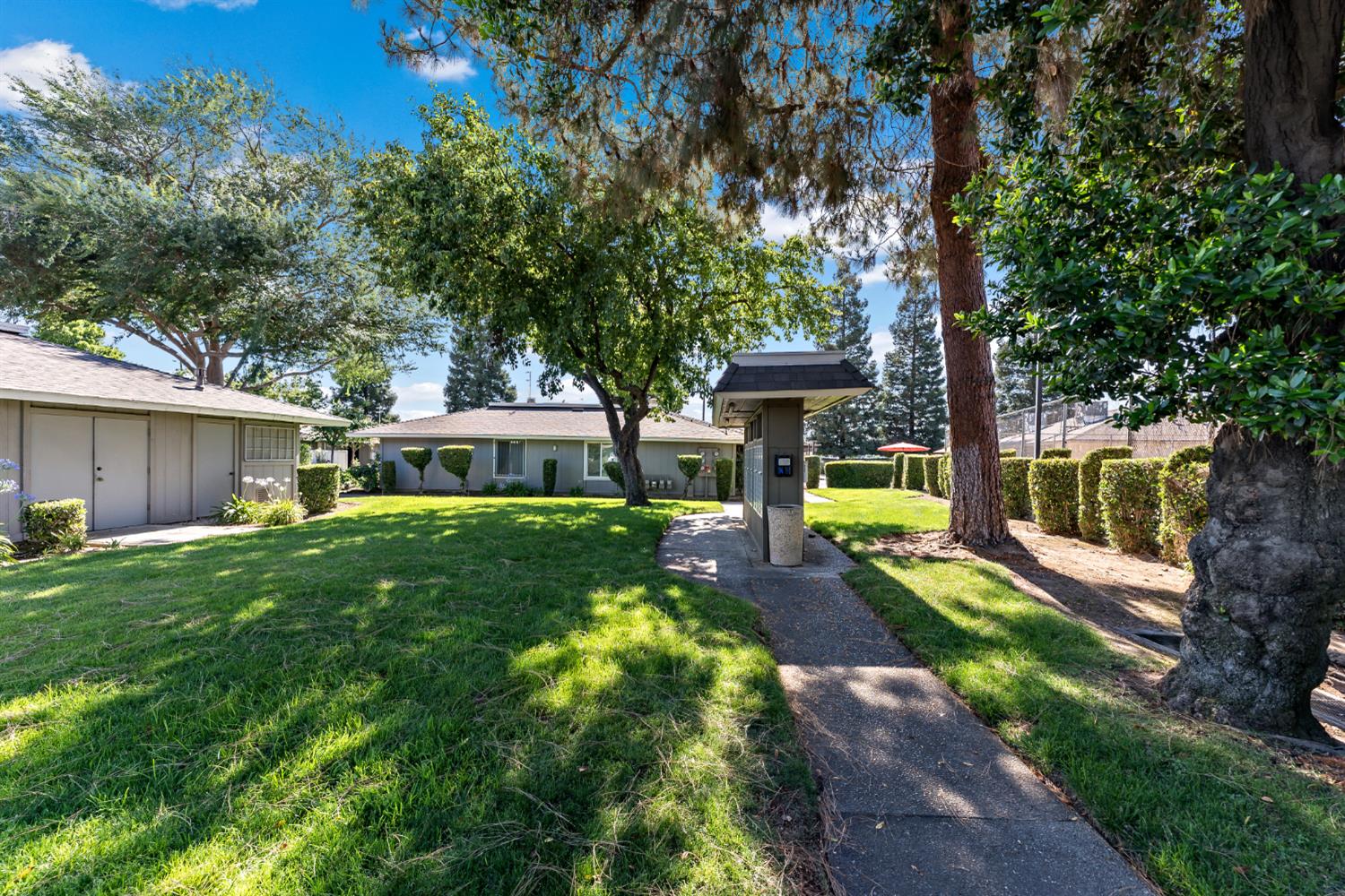 4504 N Valentine Ave #141, Fresno, CA 93722