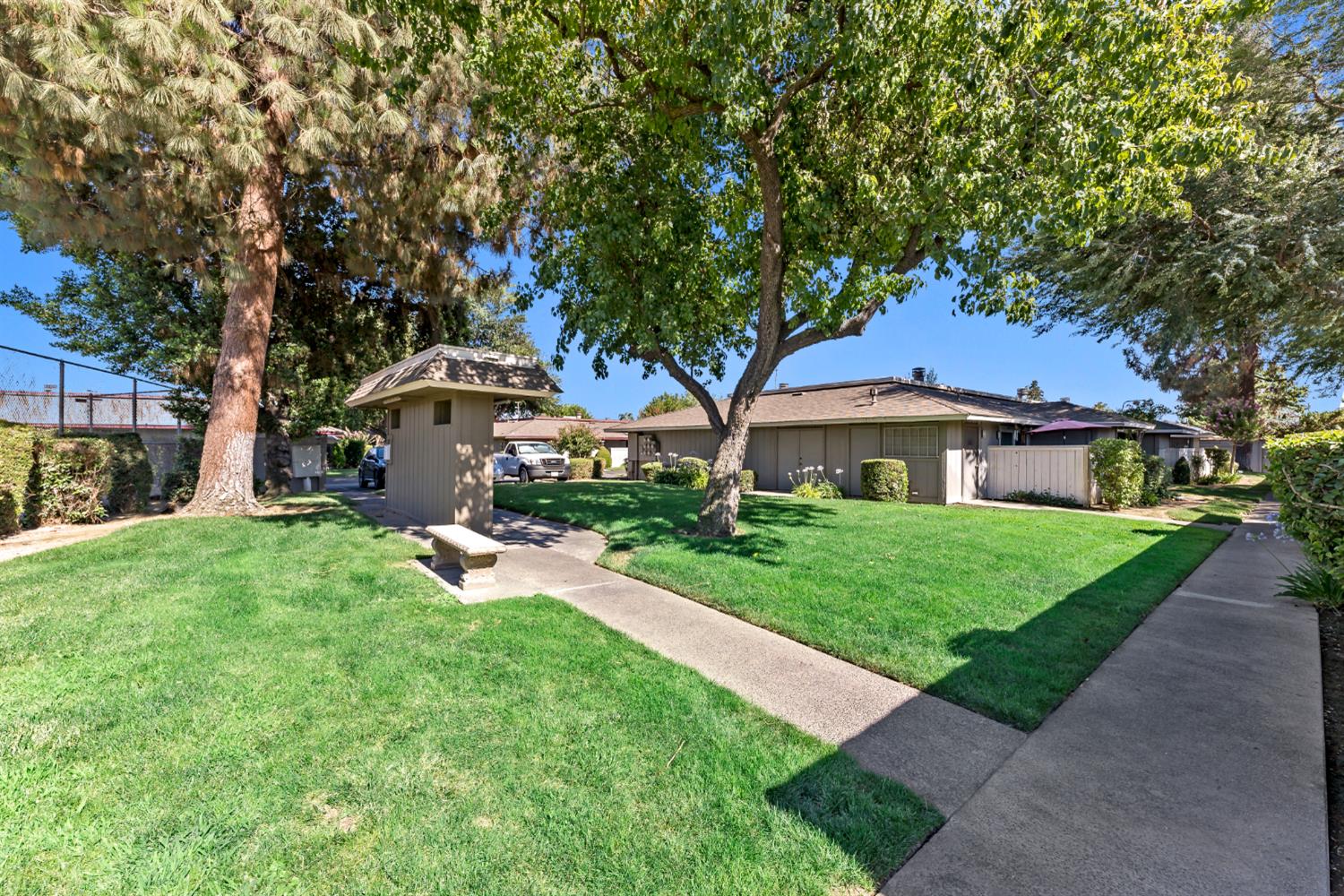 4504 N Valentine Ave #141, Fresno, CA 93722