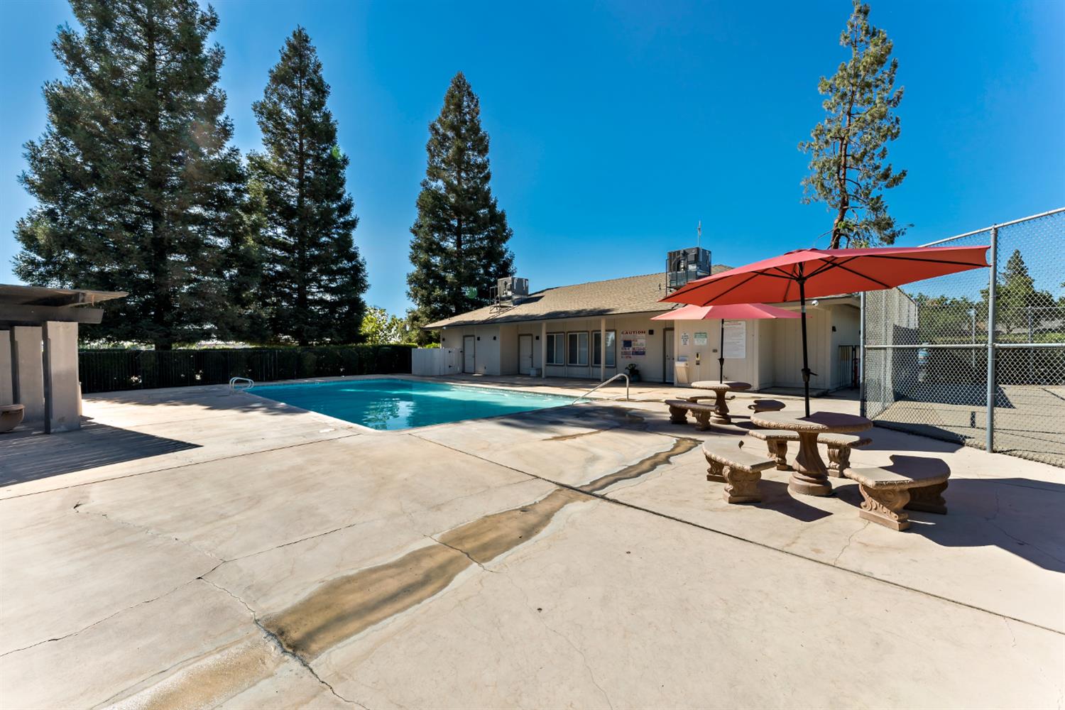 4504 N Valentine Ave #141, Fresno, CA 93722