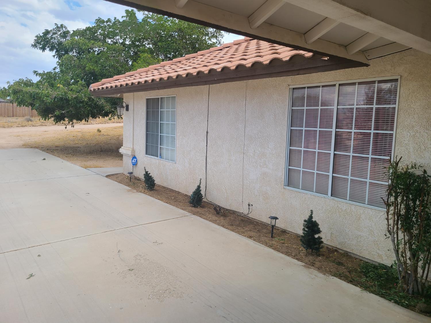 26275 Rancho. St, Apple Valley, CA 92308