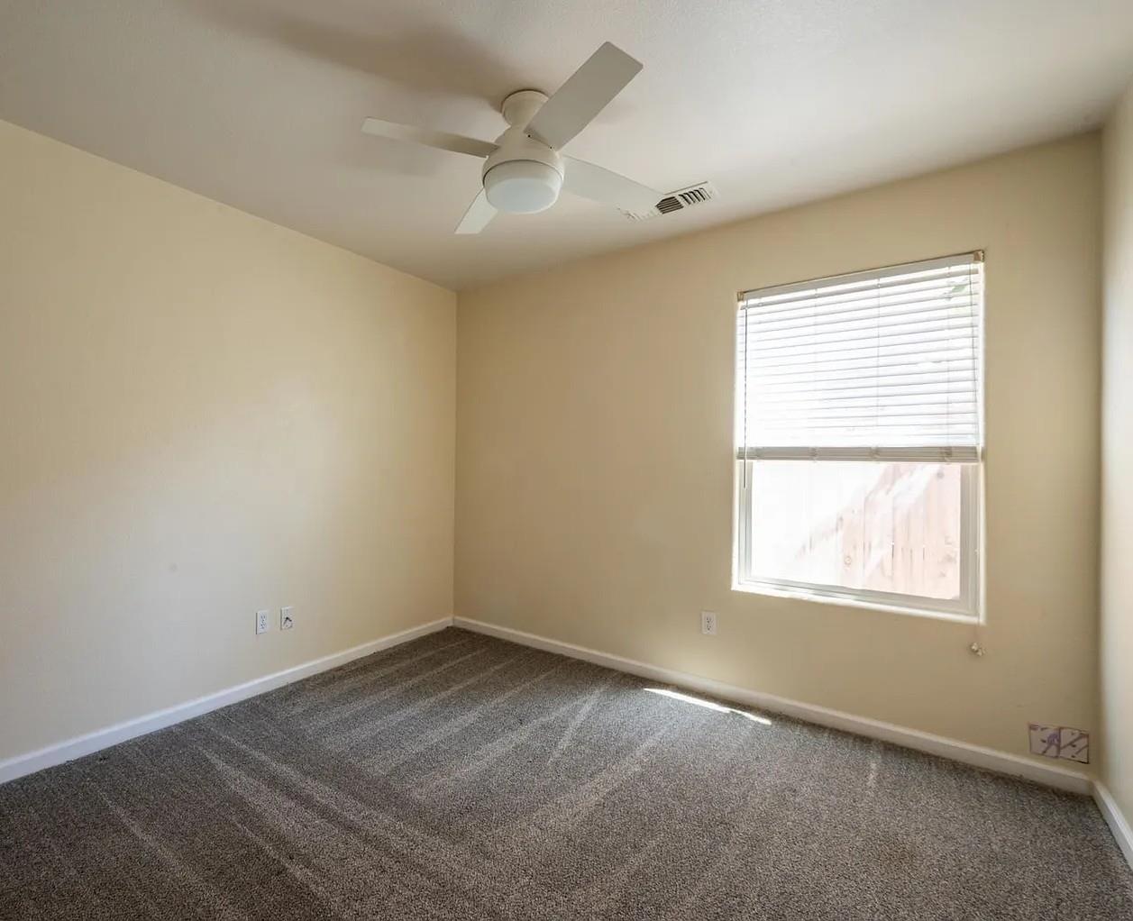 591 S Bundy Dr, Fresno, CA 93727