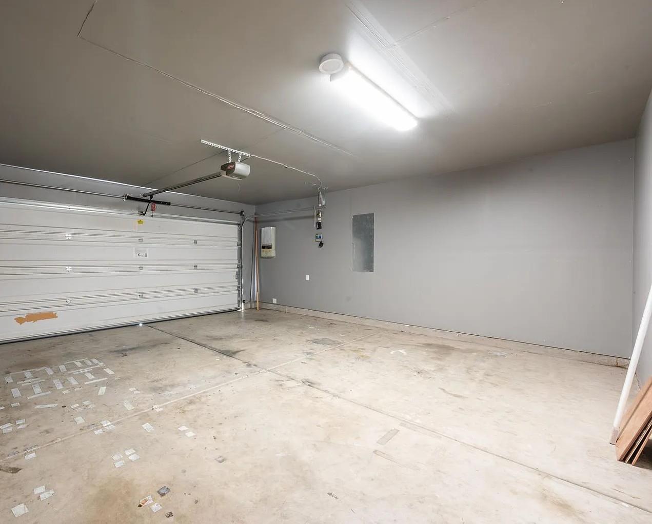 591 S Bundy Dr, Fresno, CA 93727