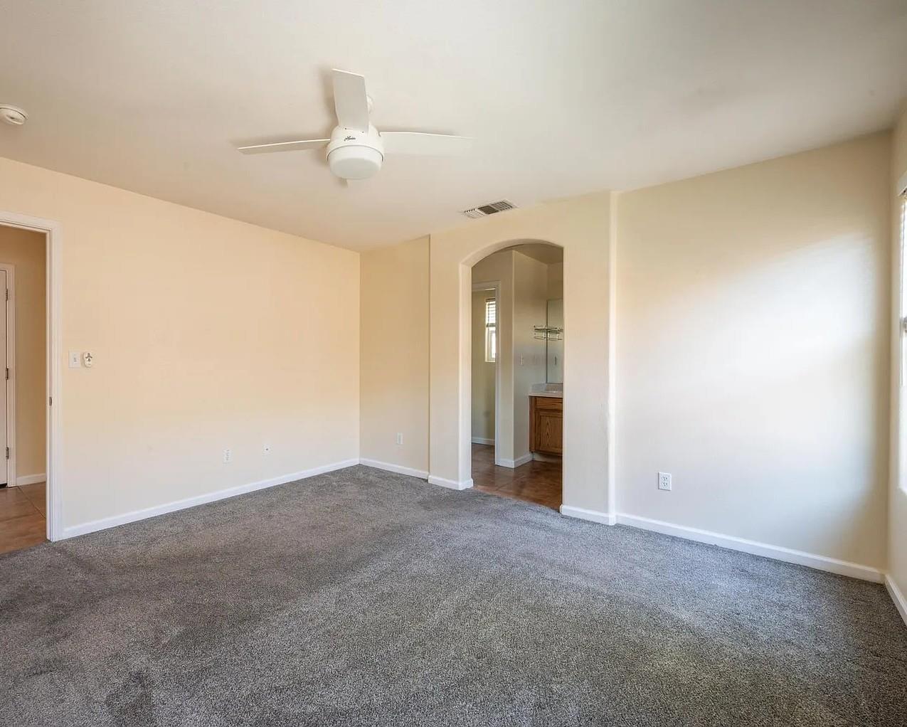 591 S Bundy Dr, Fresno, CA 93727