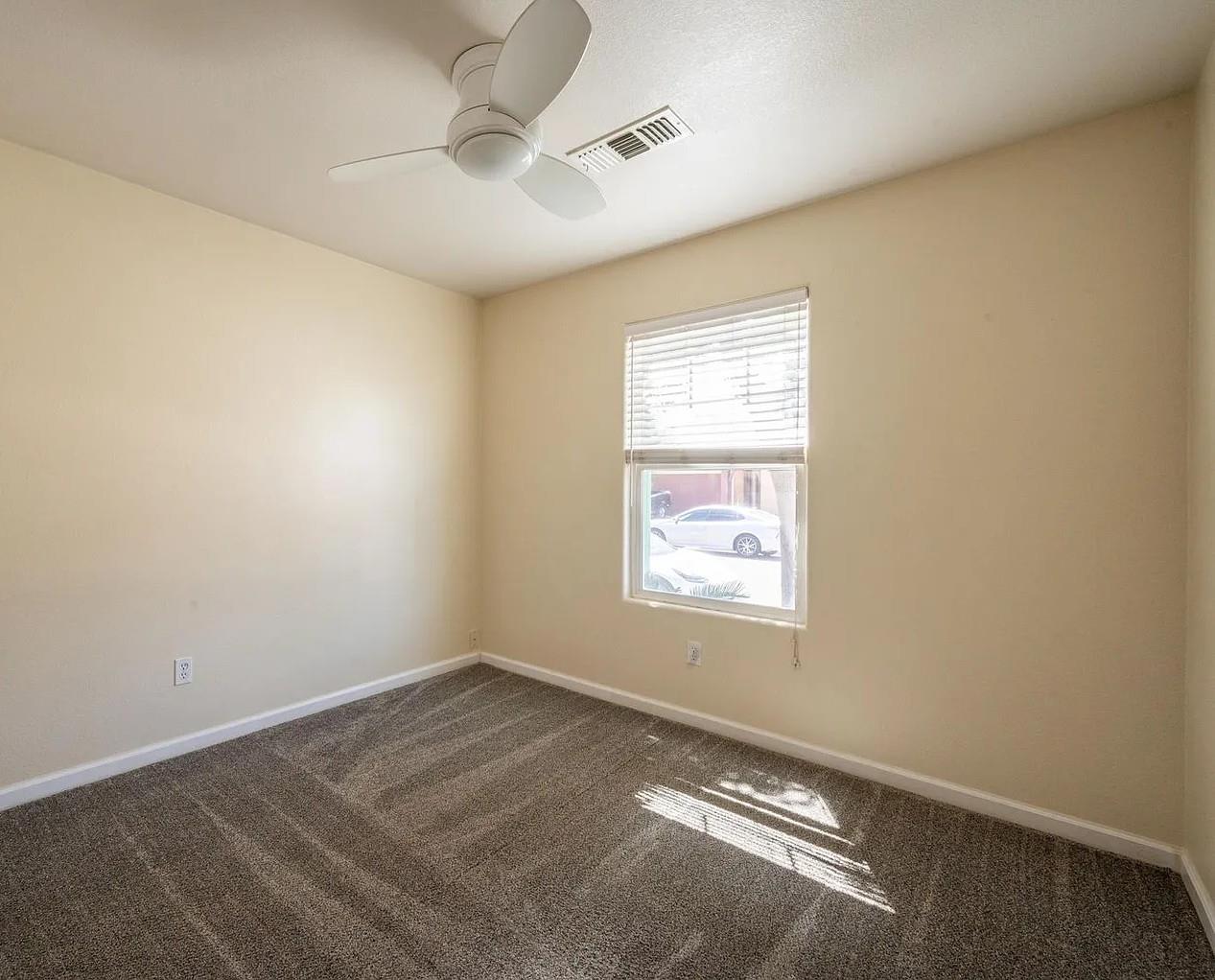 591 S Bundy Dr, Fresno, CA 93727