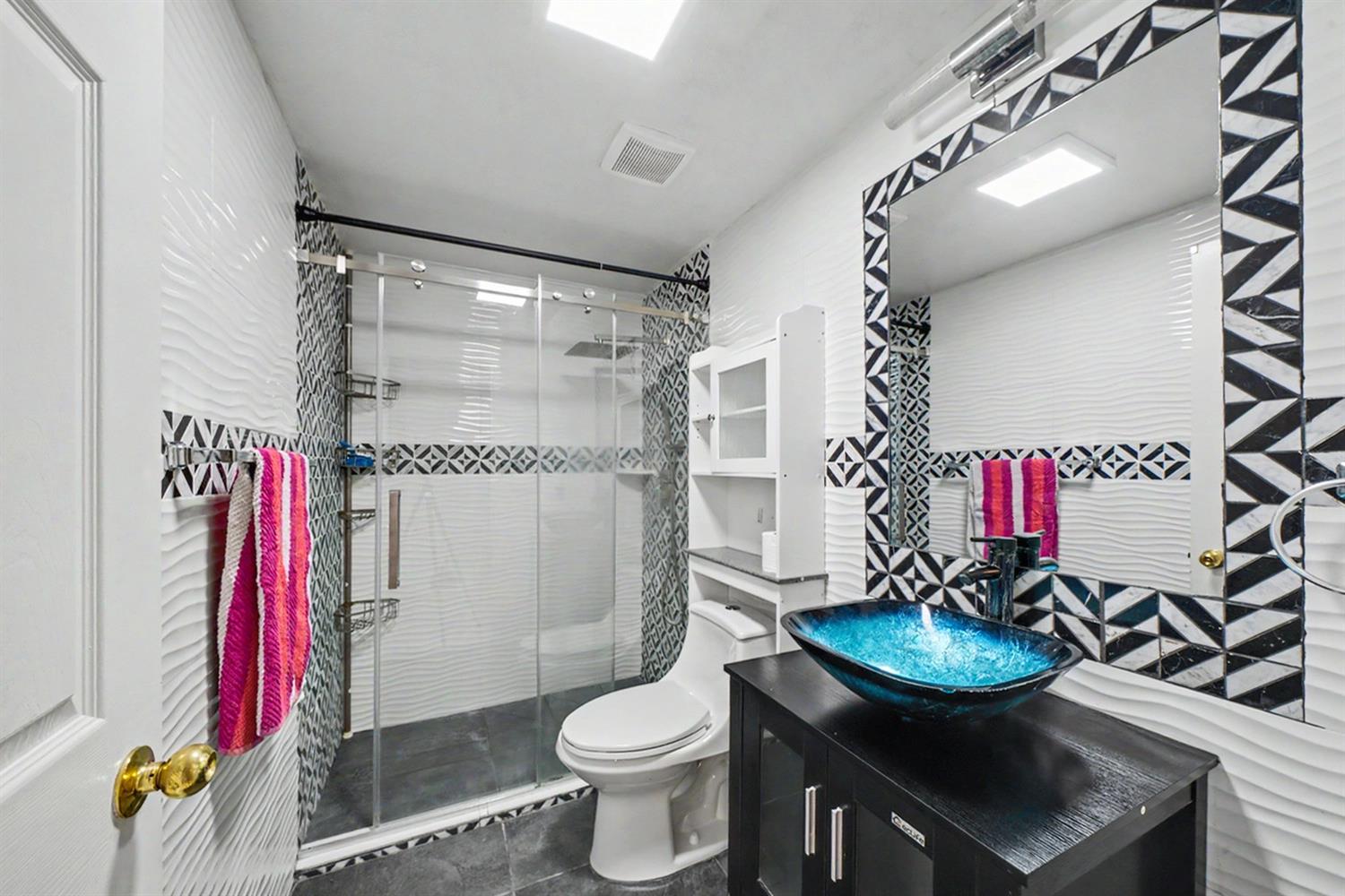 2055 Bedford Ave, Clovis, CA 93611