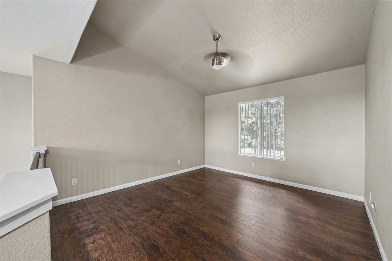 2055 Bedford Ave, Clovis, CA 93611