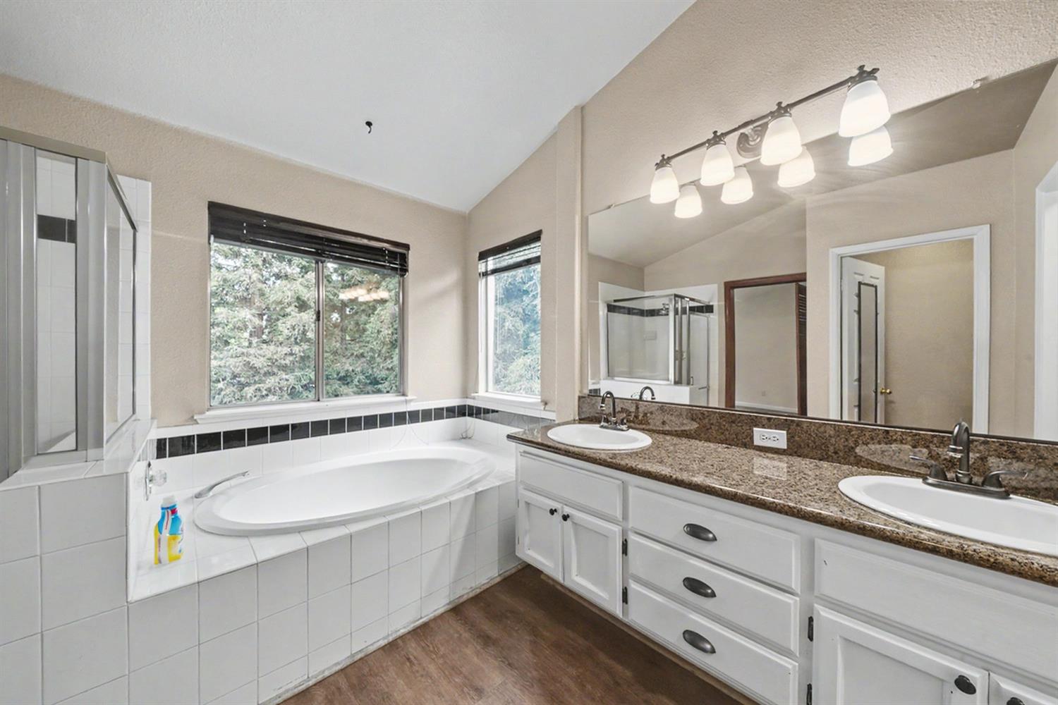 2055 Bedford Ave, Clovis, CA 93611