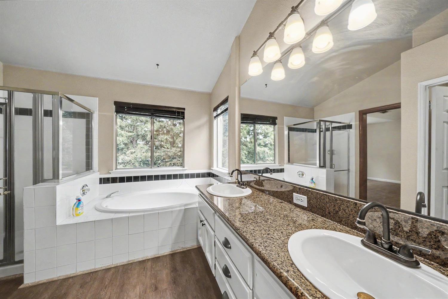 2055 Bedford Ave, Clovis, CA 93611