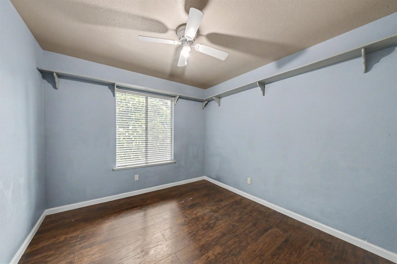 2055 Bedford Ave, Clovis, CA 93611