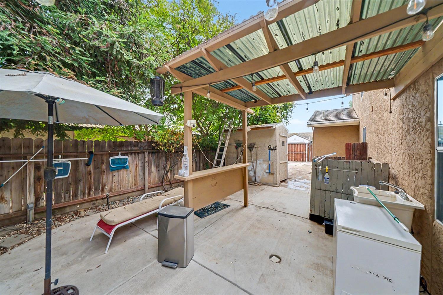2055 Bedford Ave, Clovis, CA 93611