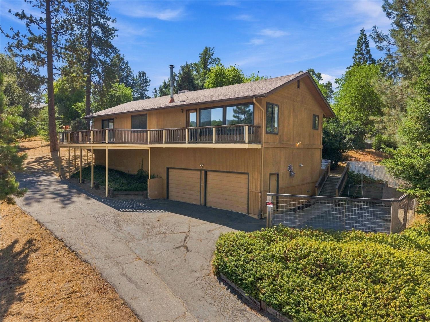40901 Elliott Dr, Oakhurst, CA 93644