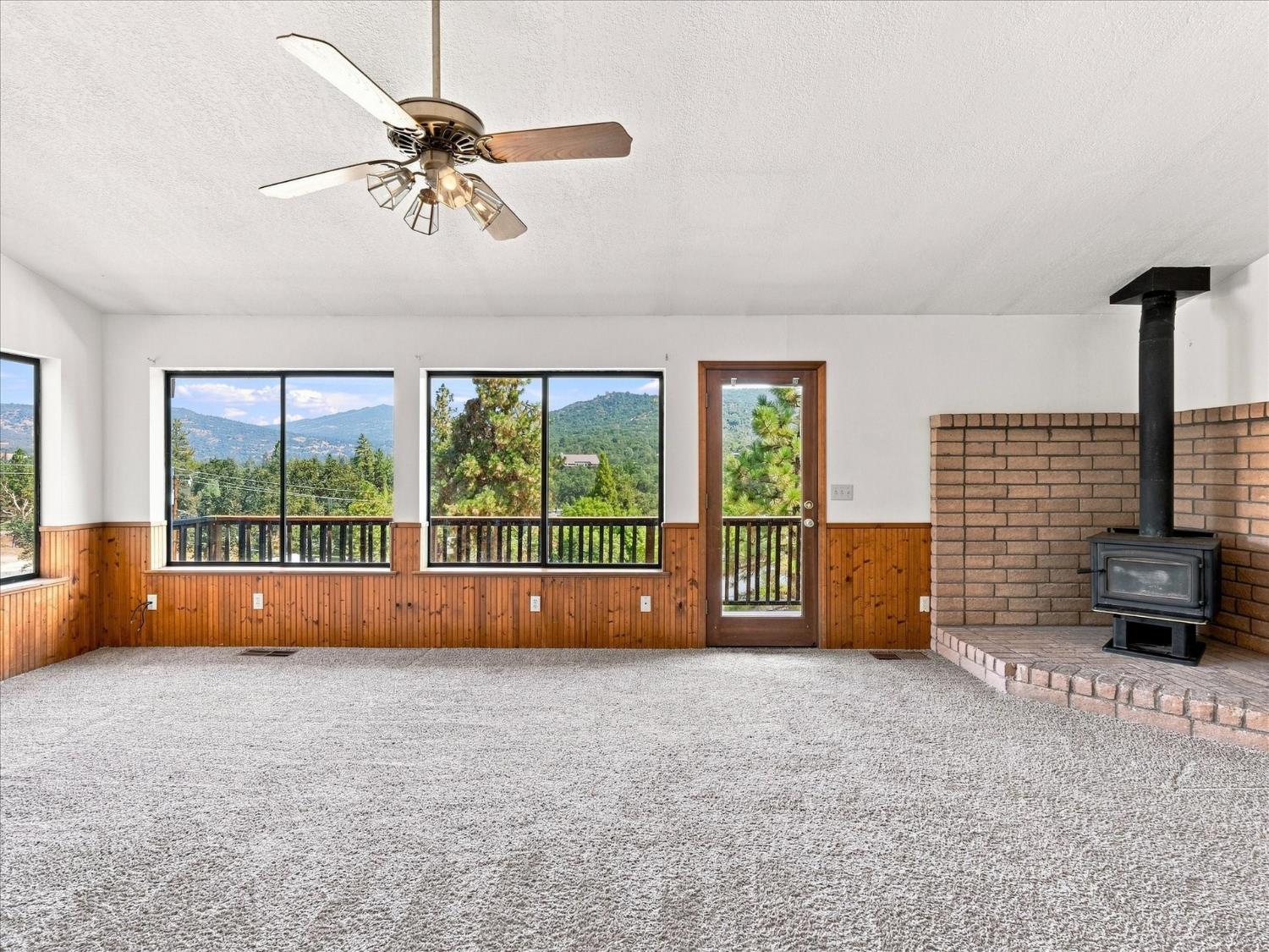40901 Elliott Dr, Oakhurst, CA 93644