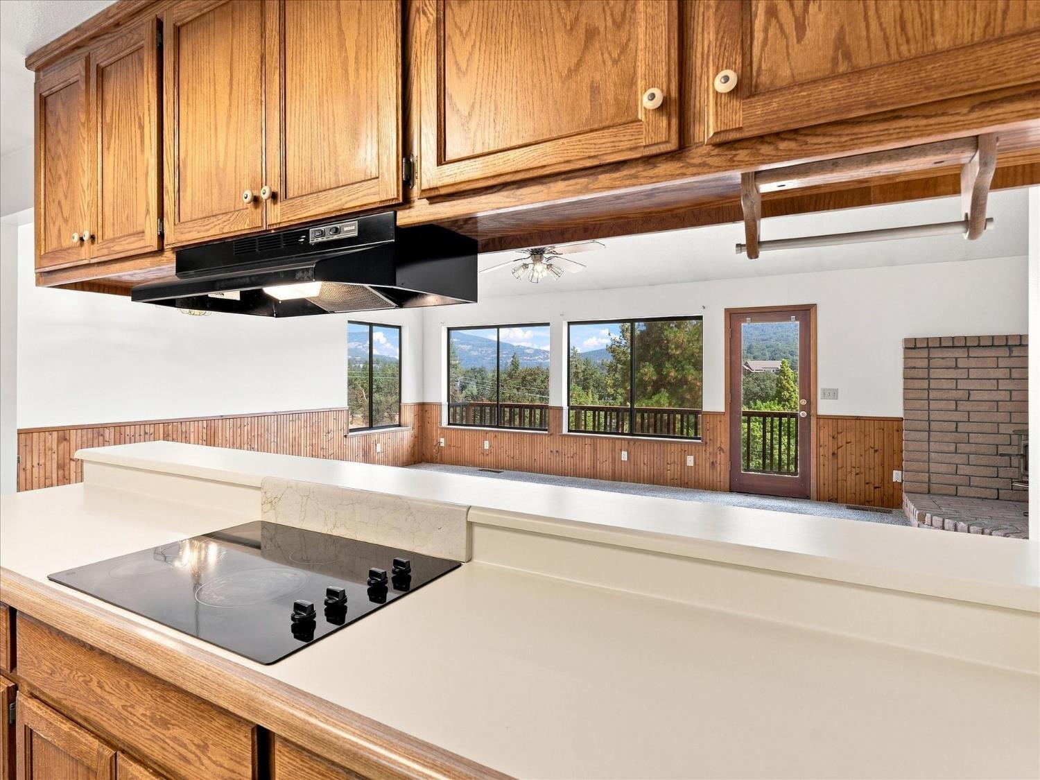 40901 Elliott Dr, Oakhurst, CA 93644