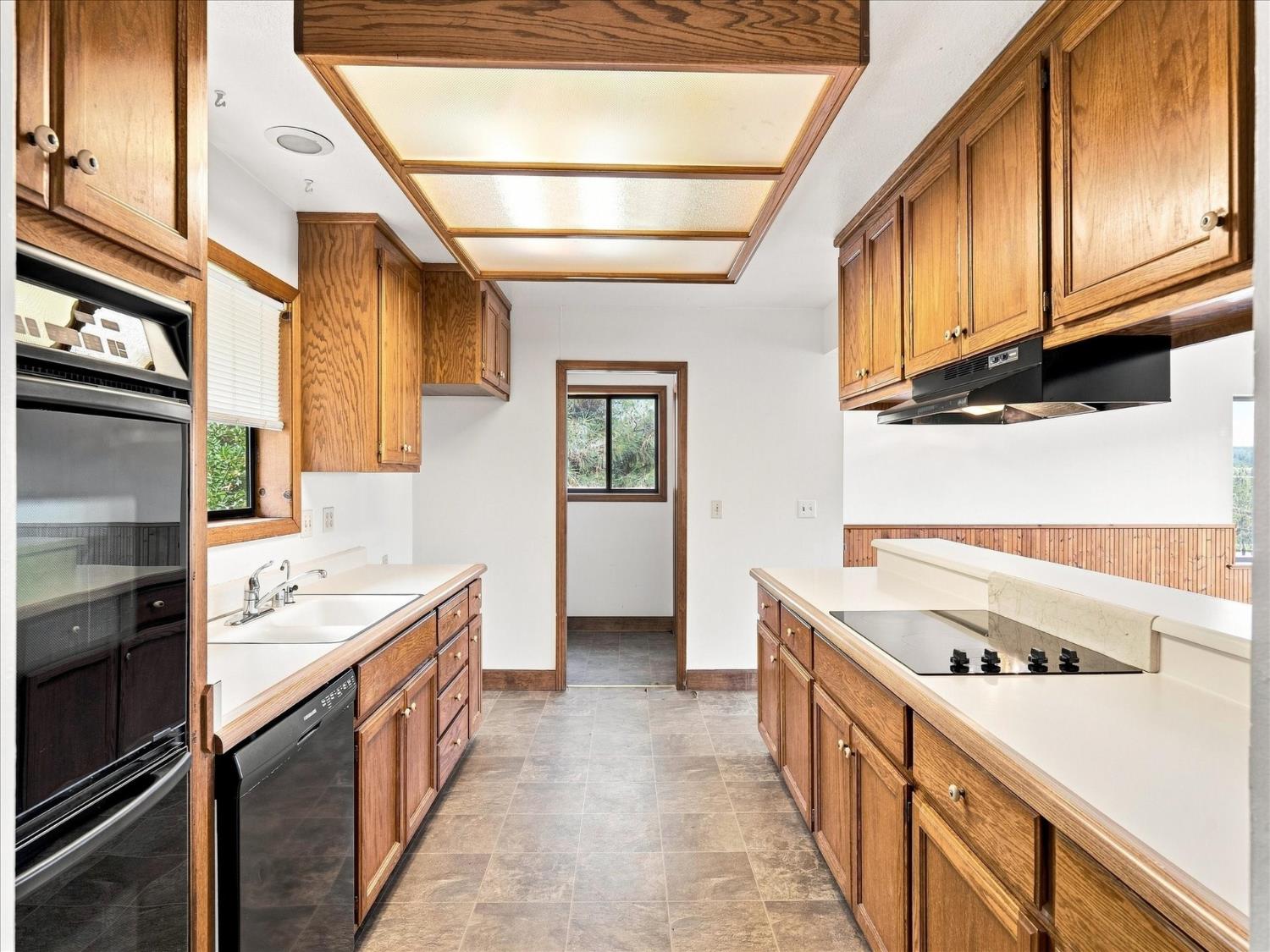 40901 Elliott Dr, Oakhurst, CA 93644