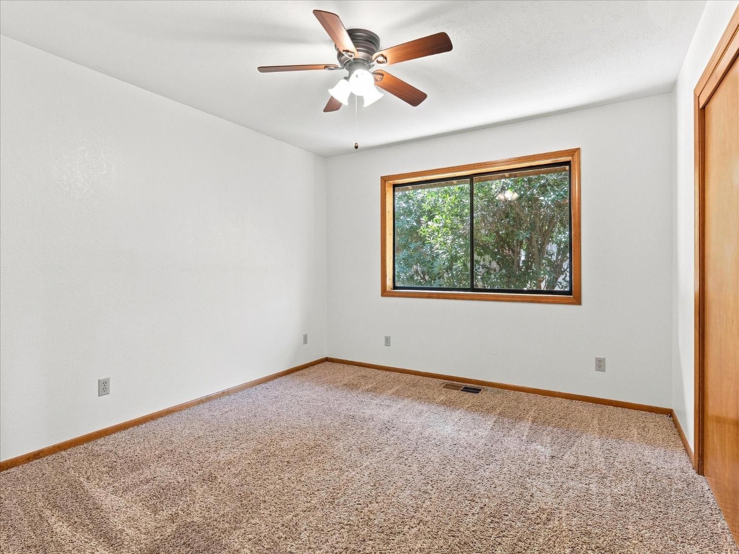 40901 Elliott Dr, Oakhurst, CA 93644
