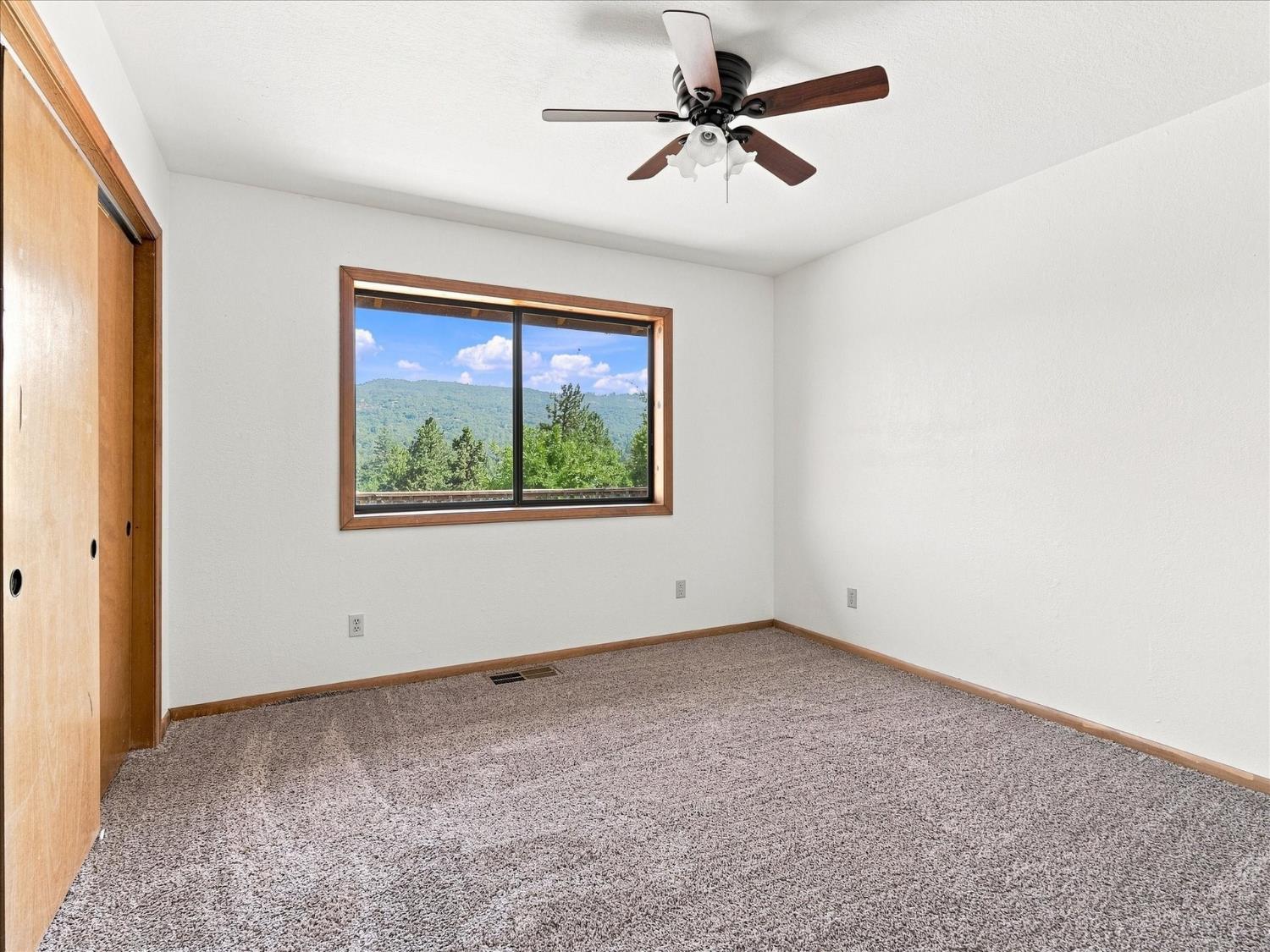 40901 Elliott Dr, Oakhurst, CA 93644