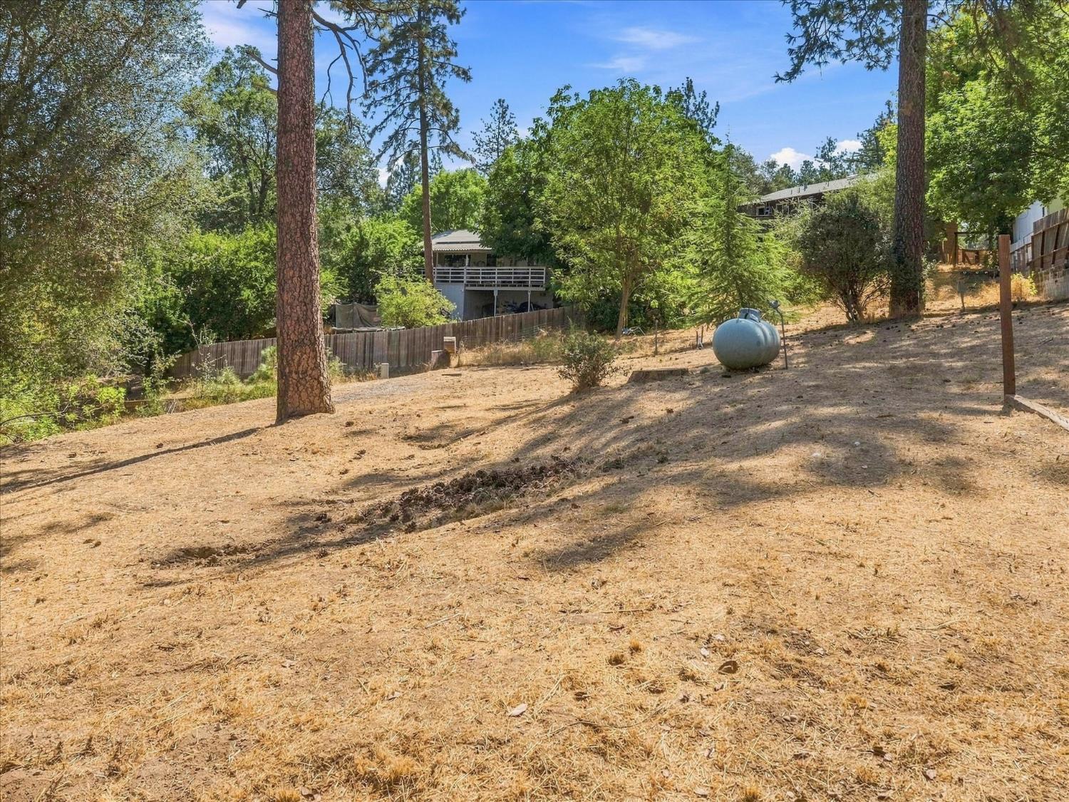 40901 Elliott Dr, Oakhurst, CA 93644