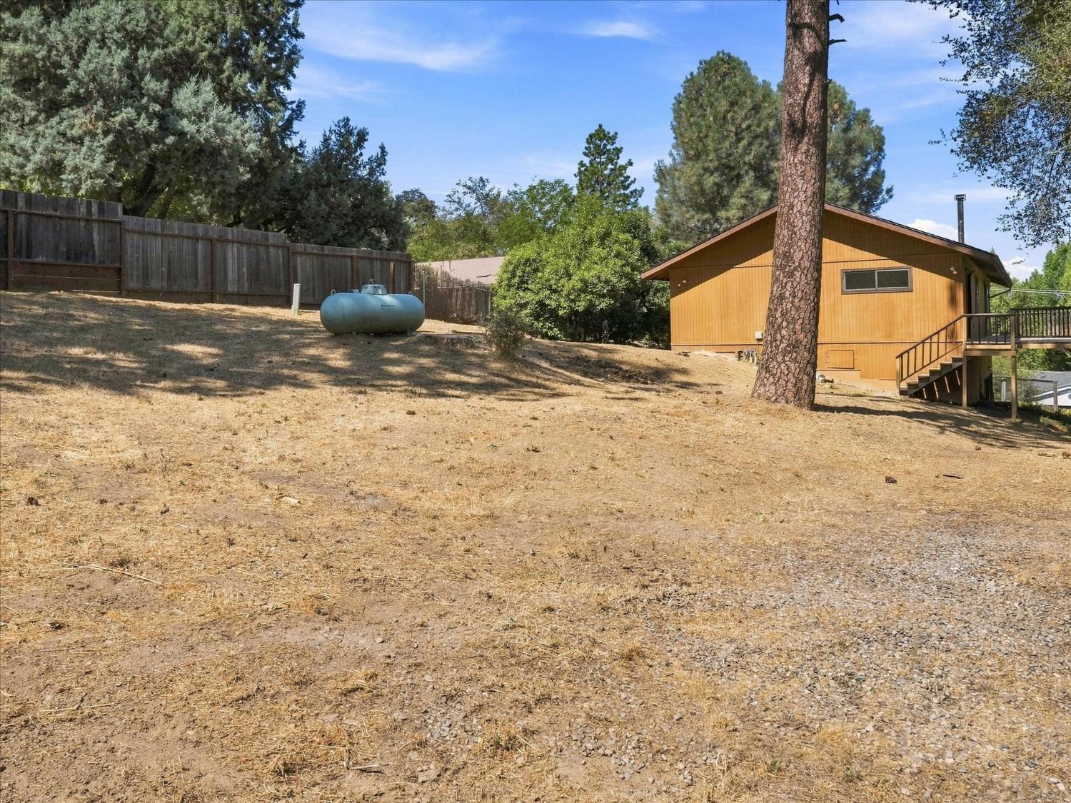 40901 Elliott Dr, Oakhurst, CA 93644