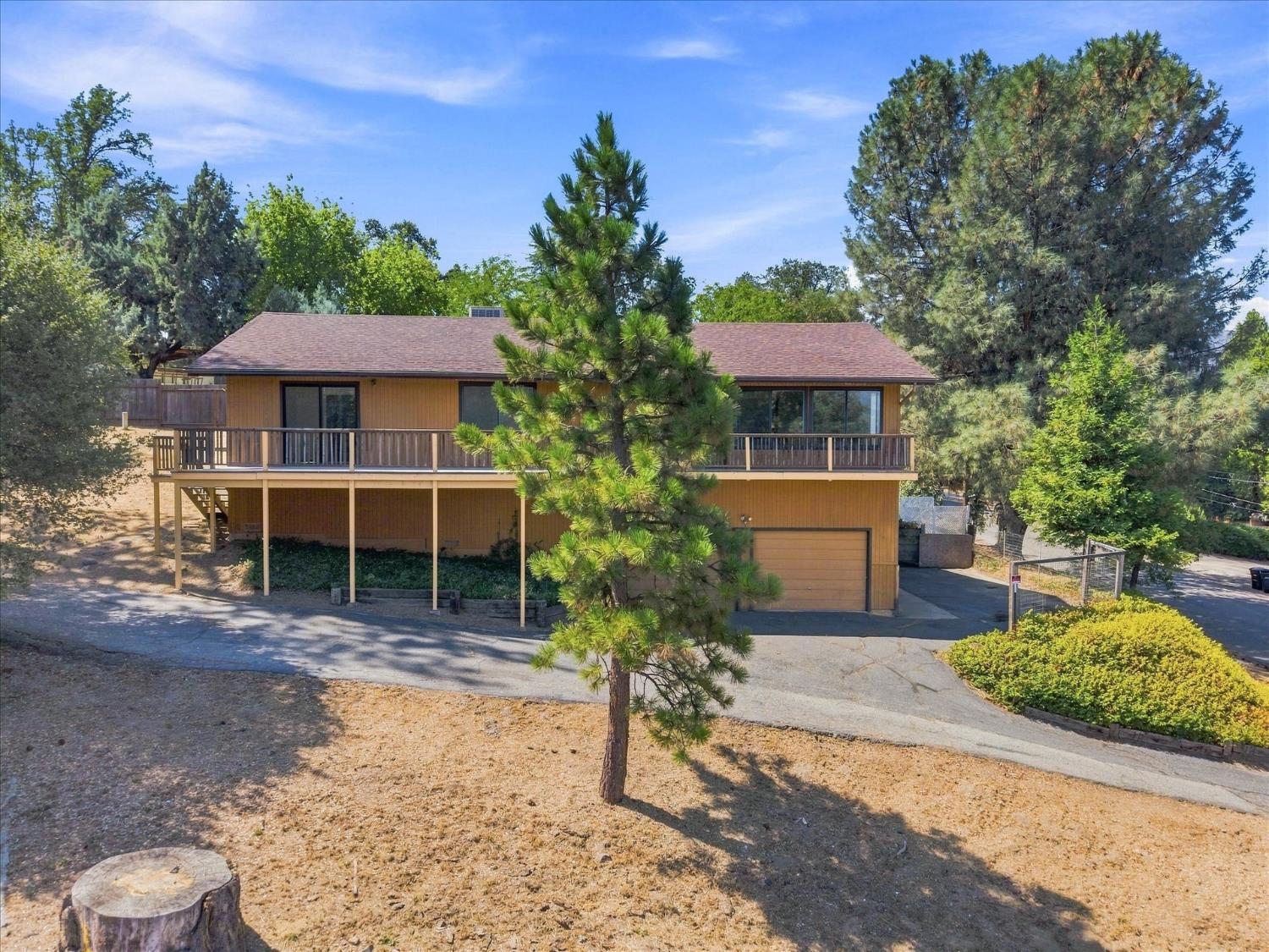 40901 Elliott Dr, Oakhurst, CA 93644