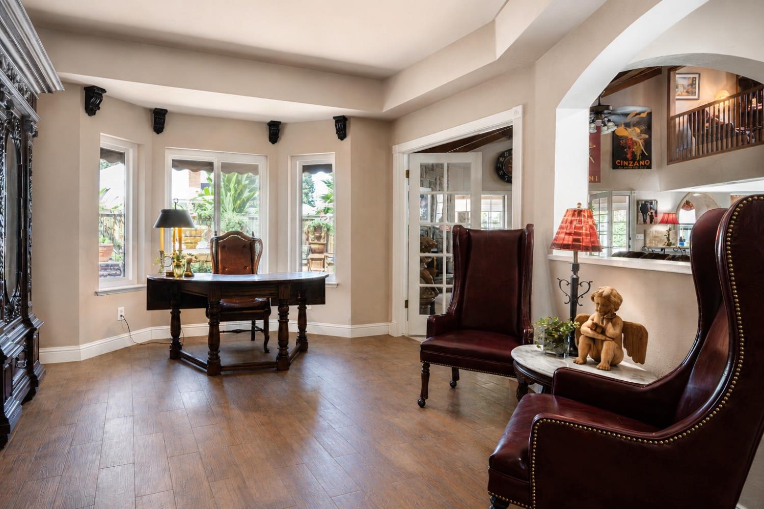 886 E Richmond Ave, Fresno, CA 93720