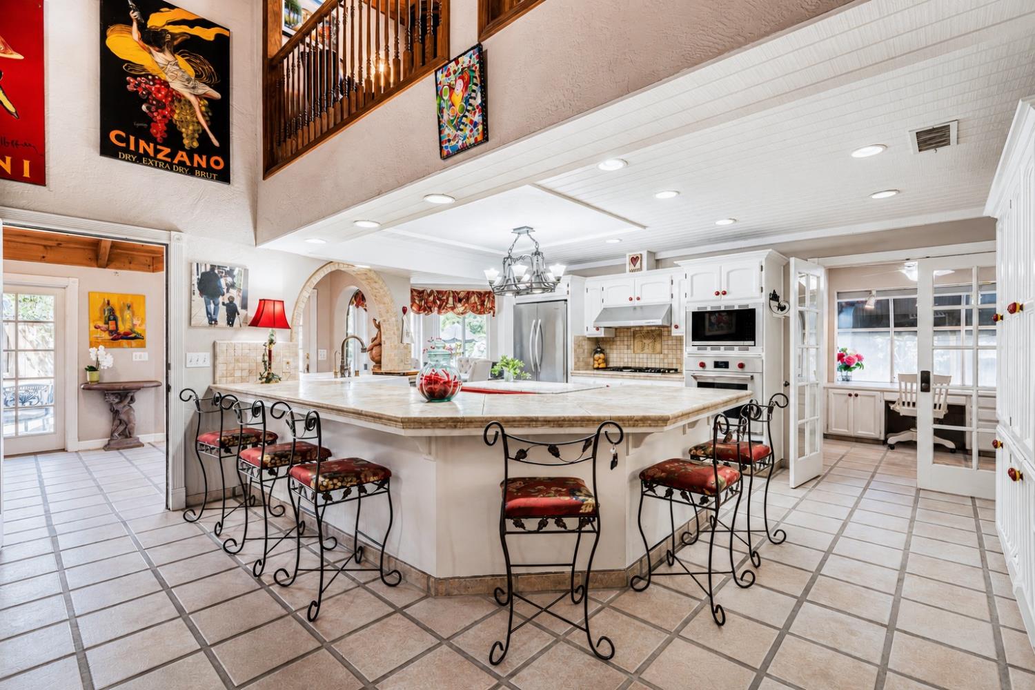 886 E Richmond Ave, Fresno, CA 93720