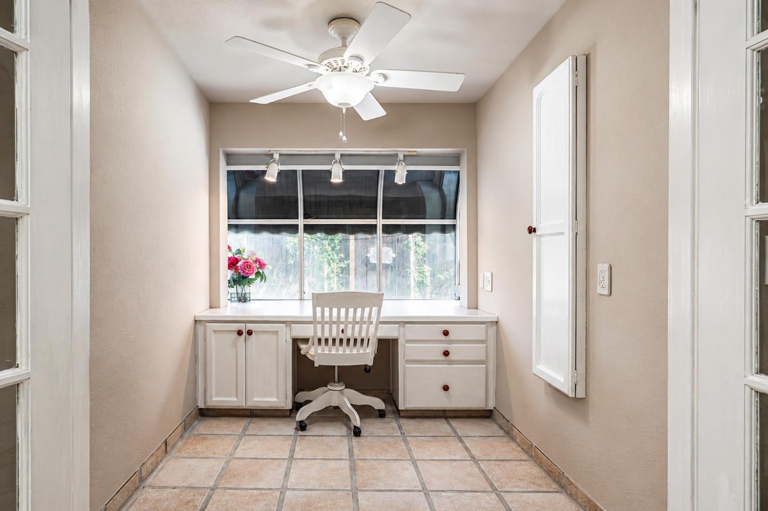 886 E Richmond Ave, Fresno, CA 93720