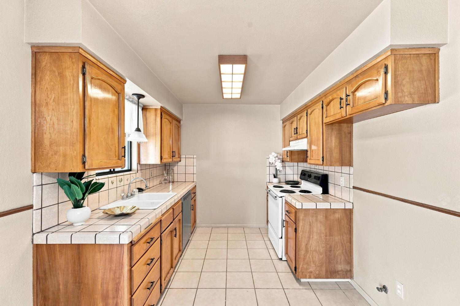 18518 Hanover Dr, Madera, CA 93638