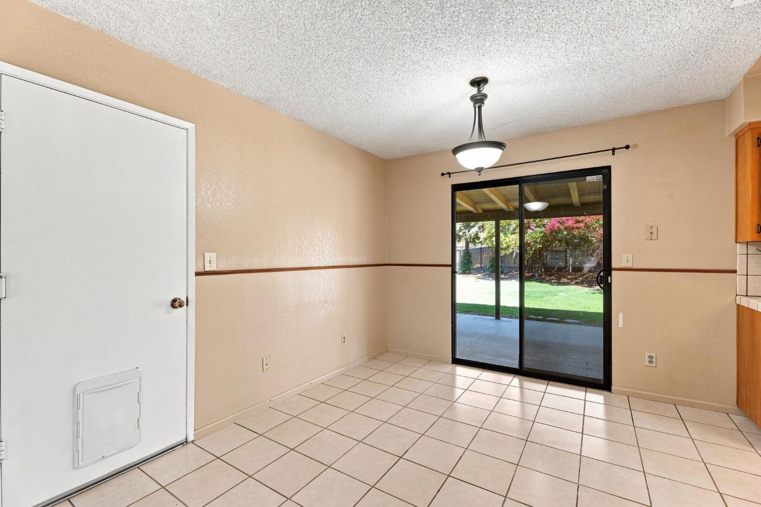 18518 Hanover Dr, Madera, CA 93638